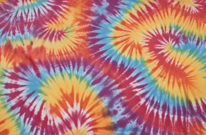 230 Tie Dye Puns for a Colorful Comedy